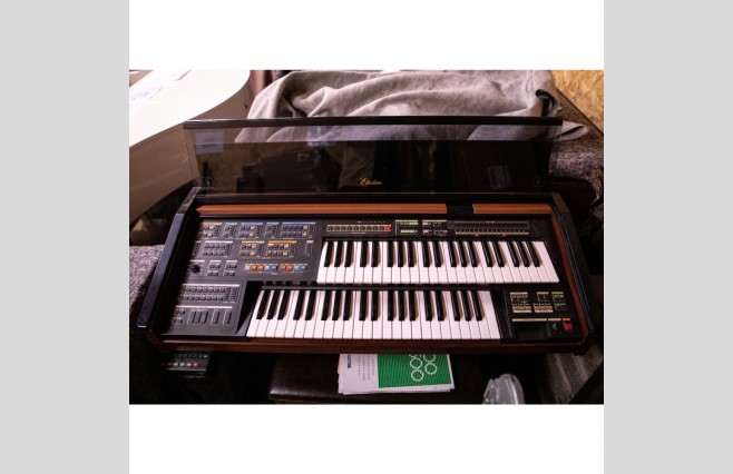 Yamaha MR700 Organ Used Sold As Seen Bargain - Image 1